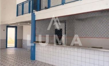 Renta de Local en Plaza Carmelita