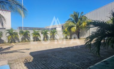 NAVE INDUSTRIAL, PATIO Y OFICINAS EN RENTA EN MUNDO MAYA