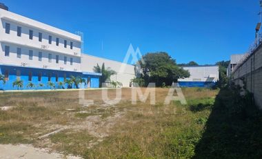 NAVE INDUSTRIAL, PATIO Y OFICINAS EN RENTA EN MUNDO MAYA