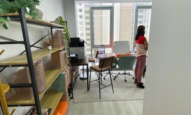 Oficina en arriendo , 37 mts2, en Bosques de Montemar, estacionamiento y bodega.