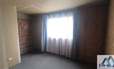 Casa en venta c/ estacionamiento en Centro de Lampa