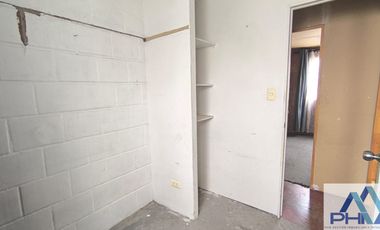 Casa en venta c/ estacionamiento en Centro de Lampa