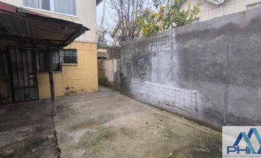 Casa en venta c/ estacionamiento en Centro de Lampa