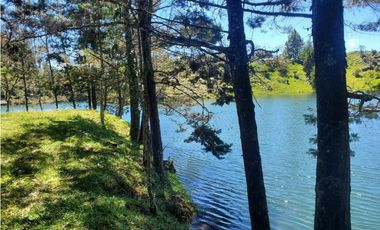 VENTA DE LOTE EN EL PEÑOL CON ACCESO A LA REPRESA