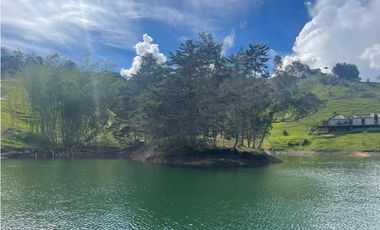 VENTA DE LOTE EN EL PEÑOL CON ACCESO A LA REPRESA