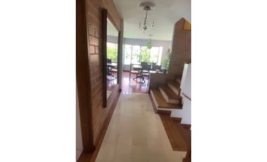 VENTA CASA CON LINDO JARDIN - EL POBLADO