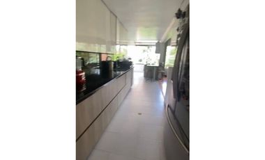 VENTA CASA CON LINDO JARDIN - EL POBLADO