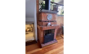 VENTA CASA CON LINDO JARDIN - EL POBLADO