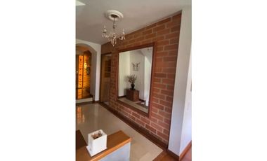 VENTA CASA CON LINDO JARDIN - EL POBLADO