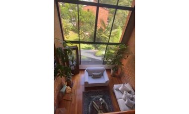 VENTA CASA CON LINDO JARDIN - EL POBLADO