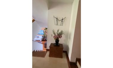 VENTA CASA CON LINDO JARDIN - EL POBLADO