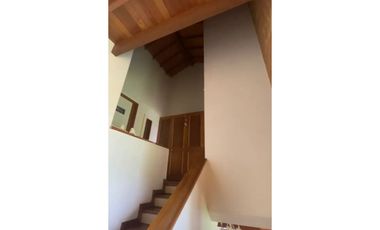 VENTA CASA CON LINDO JARDIN - EL POBLADO