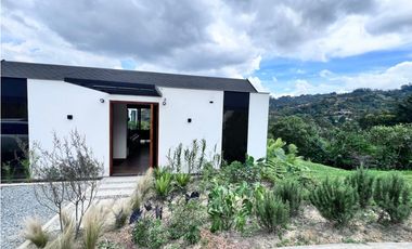 VENTA DE HERMOSA CASA EN MARJULIA EL RETIRO ANTIOQUIA