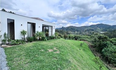 VENTA DE HERMOSA CASA EN MARJULIA EL RETIRO ANTIOQUIA