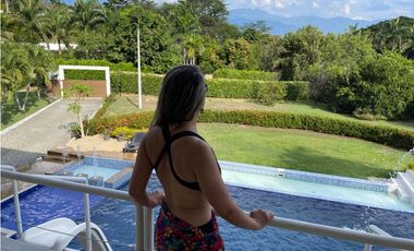 VENTA -PERMUTA DE MODERNA FINCA EN SANTAFE DE ANTIOQUIA EN PARCELACIÓN