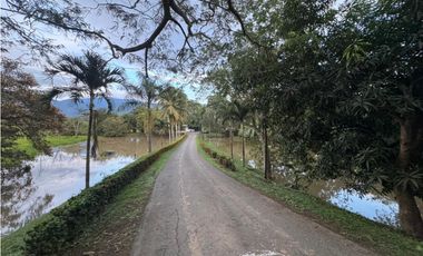 VENTA -PERMUTA DE MODERNA FINCA EN SANTAFE DE ANTIOQUIA EN PARCELACIÓN
