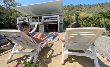 VENTA -PERMUTA DE MODERNA FINCA EN SANTAFE DE ANTIOQUIA EN PARCELACIÓN