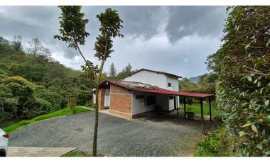 VENTA DE FINCA CAMPESTRE EN EL RETIRO- VEREDA PANTANILLO CON COLEGA