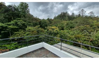 VENTA DE FINCA CAMPESTRE EN EL RETIRO- VEREDA PANTANILLO CON COLEGA