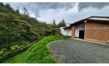 VENTA DE FINCA CAMPESTRE EN EL RETIRO- VEREDA PANTANILLO CON COLEGA