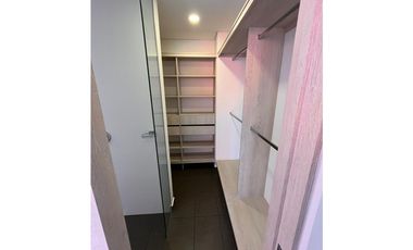 VENTA APARTAMENTO EN ALTOS DEL POBLADO CON COLEGA