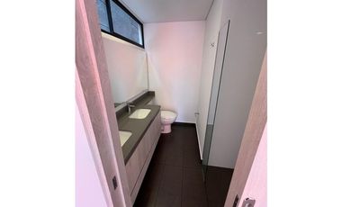 VENTA APARTAMENTO EN ALTOS DEL POBLADO CON COLEGA