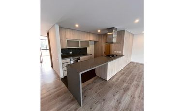 VENTA APARTAMENTO EN ALTOS DEL POBLADO CON COLEGA