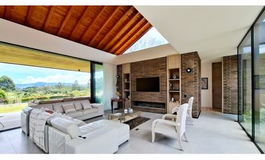 VENTA DE CASA CAMPESTRE EN EL SECTOR EL YARUMO- LA CEJA