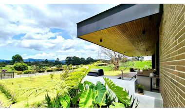 VENTA DE CASA CAMPESTRE EN EL SECTOR EL YARUMO- LA CEJA