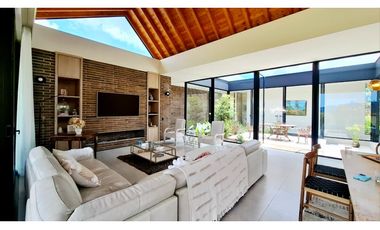 VENTA DE CASA CAMPESTRE EN EL SECTOR EL YARUMO- LA CEJA