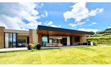 VENTA DE CASA CAMPESTRE EN EL SECTOR EL YARUMO- LA CEJA
