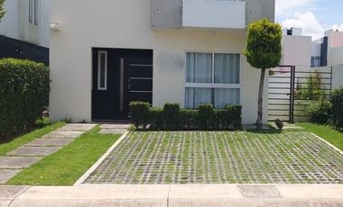 Casa amueblada en renta en Foresta, Metepec.