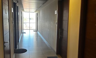 OFICINA HABILITADA CON AIRE ESTACIONAMIENTO  INCLUIDO