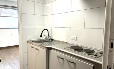 Oficina de 16 m2, 1 privado 1 baño, excelente ubicación