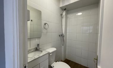 Oficina de 16 m2, 1 privado 1 baño, excelente ubicación