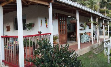 Casa campestre con vivienda adicional