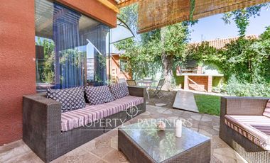 Venta de casa en Peñalolén, Condominio El Olmo, con acceso controlado