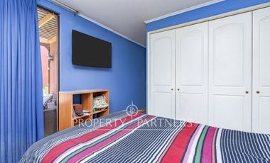 Venta de casa en Peñalolén, Condominio El Olmo, con acceso controlado