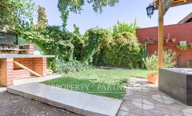 Venta de casa en Peñalolén, Condominio El Olmo, con acceso controlado