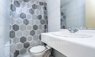 Venta de casa en Peñalolén, Condominio El Olmo, con acceso controlado