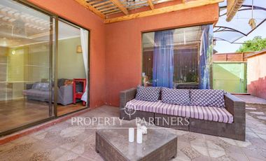 Venta de casa en Peñalolén, Condominio El Olmo, con acceso controlado