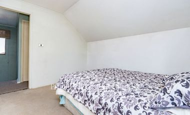 Venta de casa en Peñalolén, Condominio El Olmo, con acceso controlado