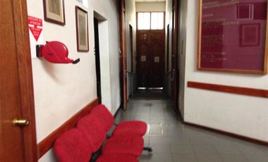 SE VENDE CENTRO MEDICO EN LINARES.