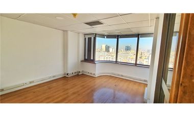 Amplia oficina planta libre, gran ubicación! metro