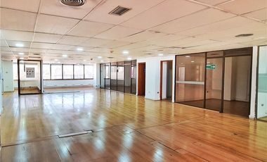 Amplia oficina planta libre, gran ubicación! metro