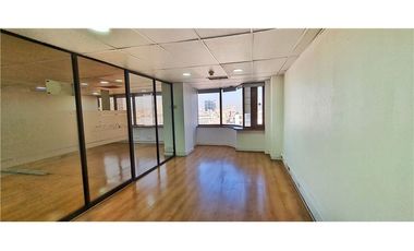 Amplia oficina planta libre, gran ubicación! metro