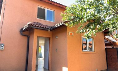 Casa en Machalí: Tranquilidad y Conectividad Total