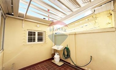 AMPLIA CASA REMODELADA  USO COMERCIAL - RECOLETA