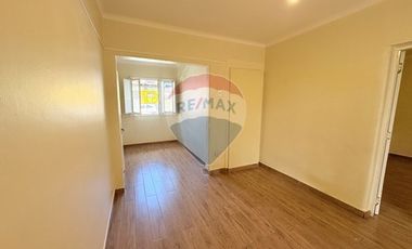 AMPLIA CASA REMODELADA  USO COMERCIAL - RECOLETA