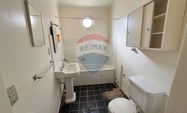 AMPLIA CASA REMODELADA  USO COMERCIAL - RECOLETA